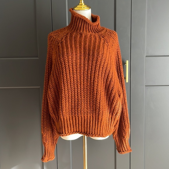 H&M rust colored chunky sweater - Picture 2 of 5